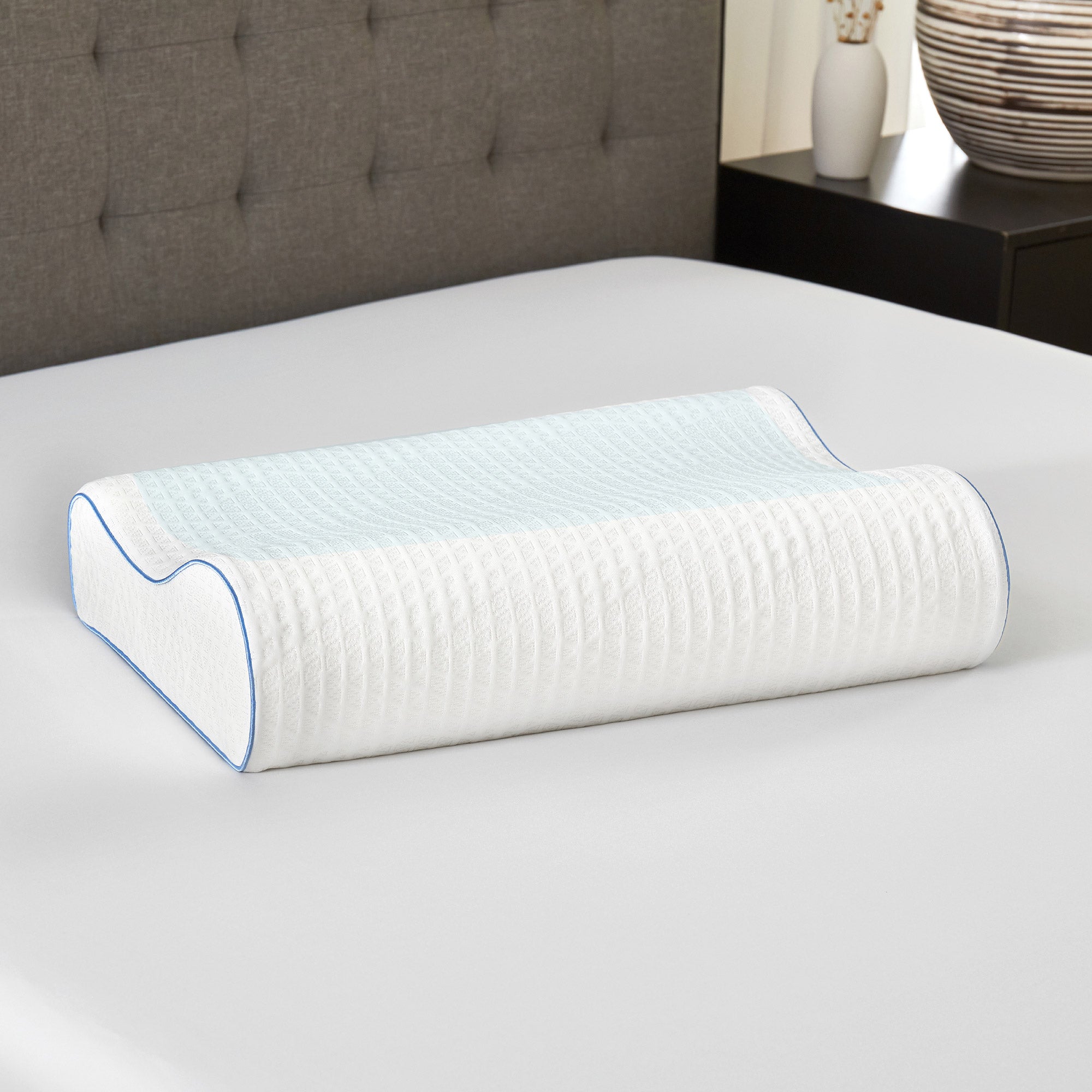 Bodipedic Cooling Gel Overlay Memory Foam Contour Bed Pillow